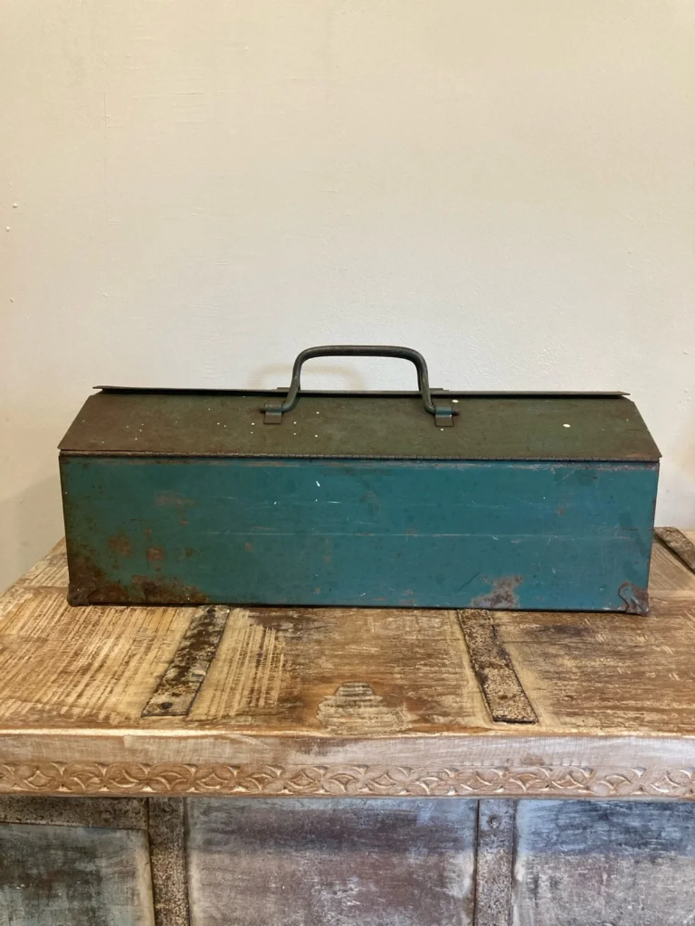 Vintage Metal Toolbox in Teal with Carry Handle and Insert 21” Long Distressed - Picture 3 of 16